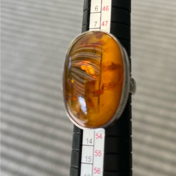 Amber and sterling silver ring. Size 5 3/4. EUC. Beautiful color. - Picture 6 of 9